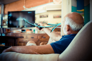 distancia adecuada a la televisión para una persona mayor